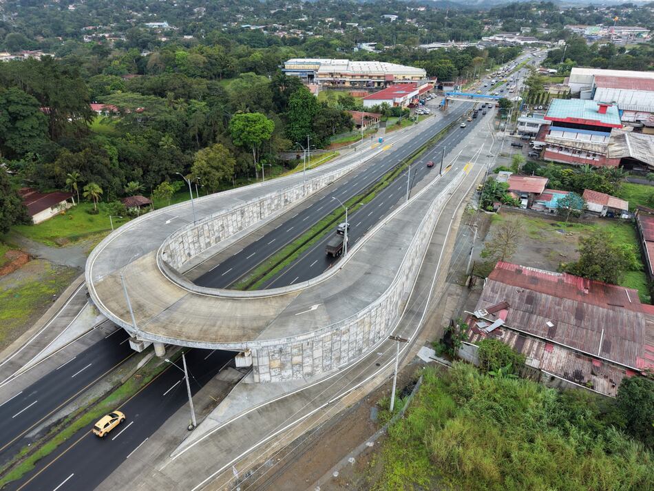 Habilitan nuevo retorno a desnivel en Ciudad Bolívar para agilizar el tráfico en Panamá norte