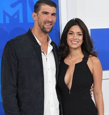 Michael Phelps festeja su boda en la playa
