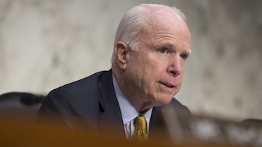 Aviones rusos atacaron a rebeldes entrenados por la CIA en Siria, asegura el senador McCain