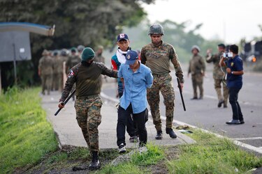 Protestas bajan de intensidad esta noche, pero persisten bloqueos en Changuinola; detienen a 14 en Veraguas