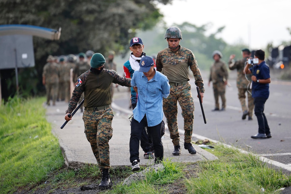 Protestas bajan de intensidad esta noche, pero persisten bloqueos en Changuinola; detienen a 14 en Veraguas