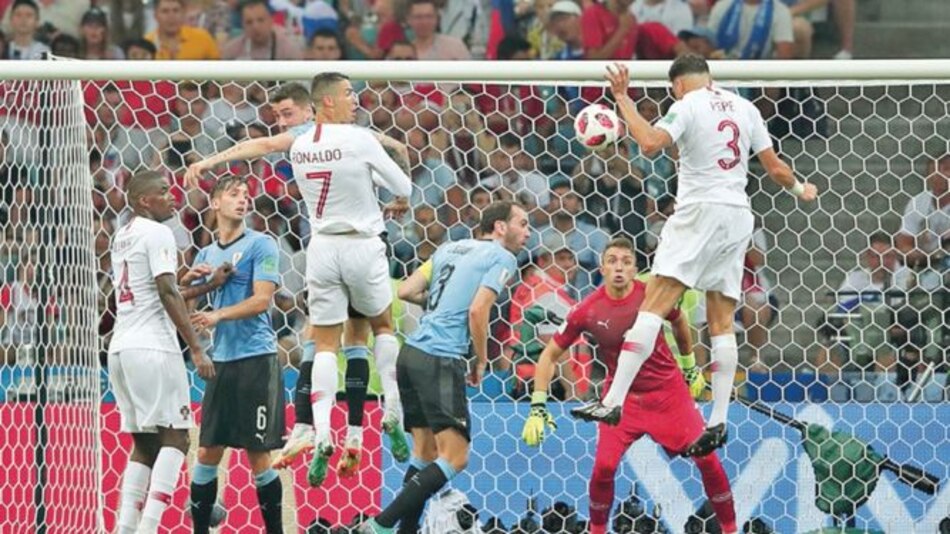 Santos y Ronaldo, tristes por derrota ante los uruguayos