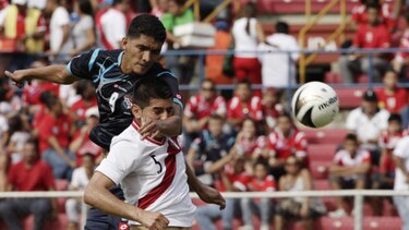 El Bolillo Gómez llama a Edwin Aguilar y a Roberto Chen