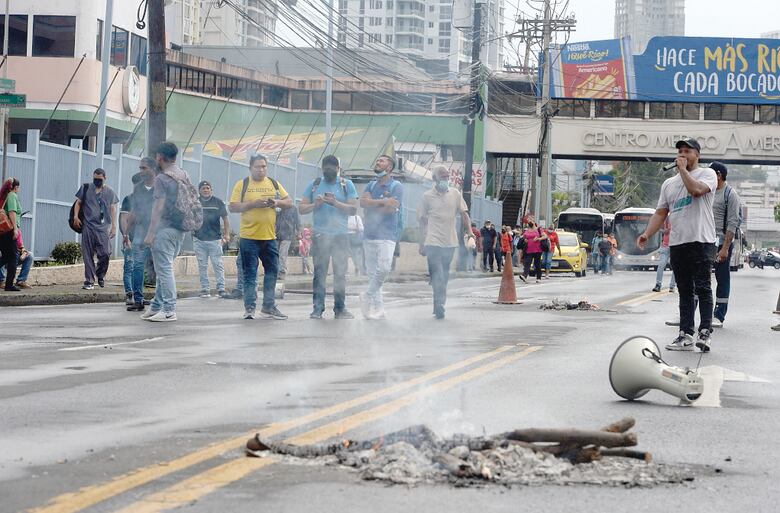 Incertidumbre, caos, huelga, protesta, y un acuerdo roto