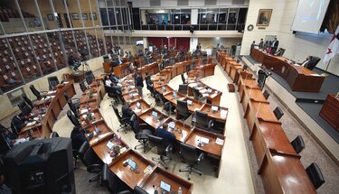 Emigrar en tiempos de corrupción