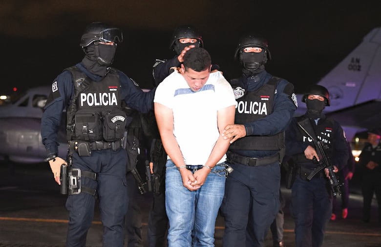 Designan nueva ministra de Gobierno, tras fuga de asesino