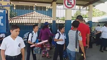 Desalojan escuela en Chitré tras afectaciones por químico