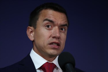 Tiroteo sin víctimas durante el cierre de campaña del candidato ecuatoriano Daniel Noboa