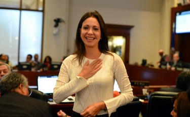 Machado llegó a Venezuela arropada por peruanos y 'más diputada que nunca'