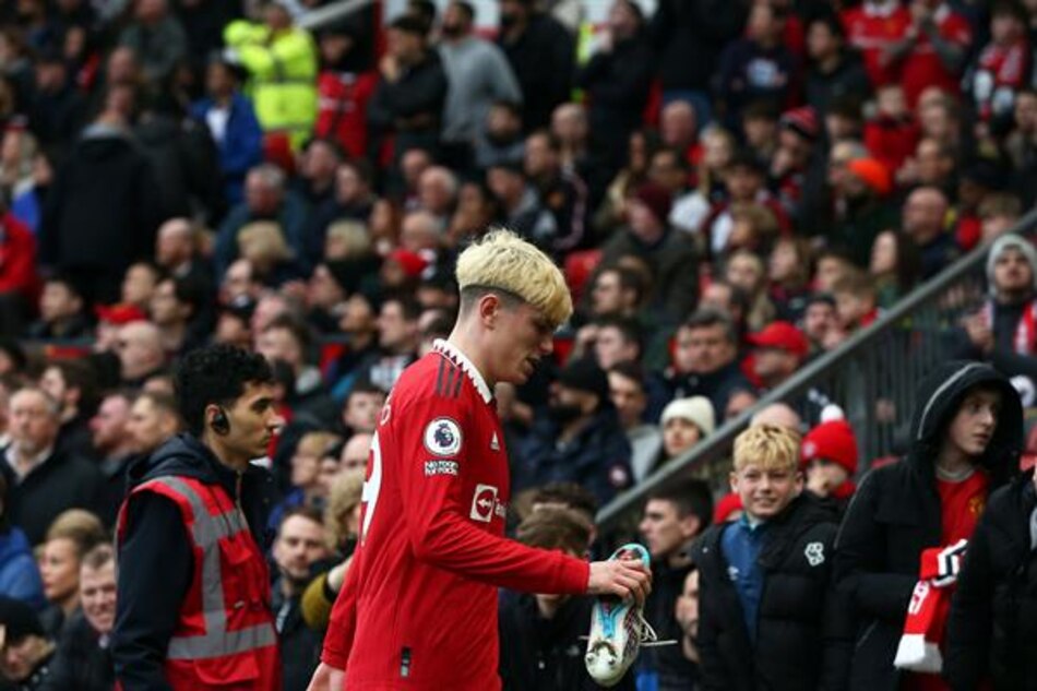 Alejandro Garnacho, lesionado en el tobillo; Ten Hag espera tenerlo ante el Betis