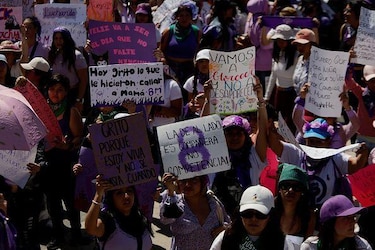 La ‘enfermedad’ que dio origen a la palabra feminismo (y cómo cambió su significado con el tiempo)