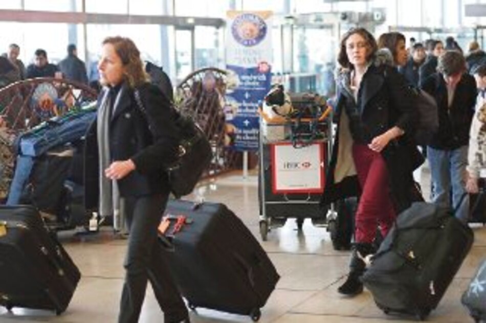 Controladores de Francia en huelga