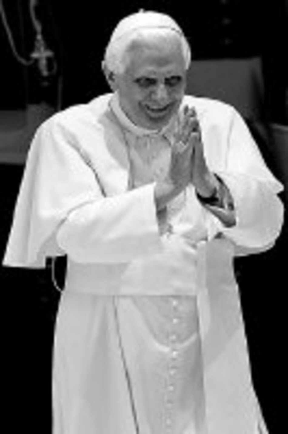 Rehabilitan la misa en latín pero no se descarta la actual