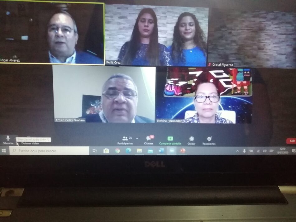 Optar por un título de la Universidad de Panamá a través de una videollamada