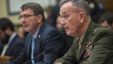 Las Fuerzas Armadas de EU admitirán mujeres en sus unidades de combate