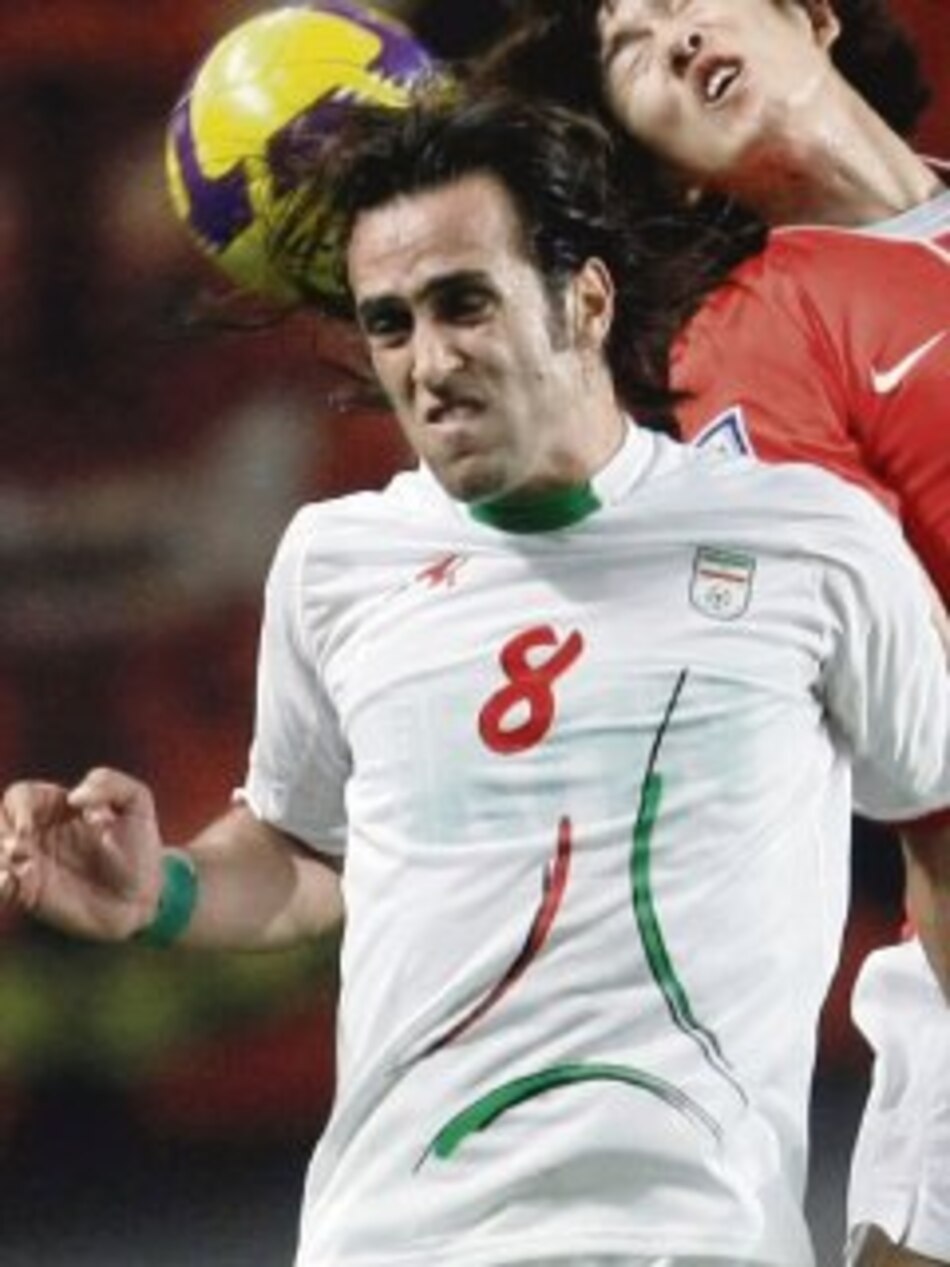 Expulsan a jugadores iraníes por protestar