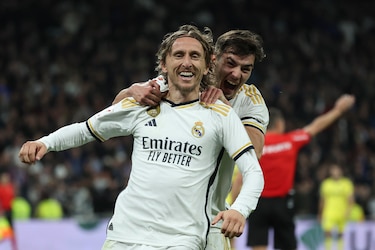 El Real Madrid golea al Villarreal, pero pierde a Alaba y Mendy