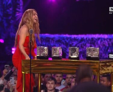 Shakira se alza como la máxima ganadora de los Premios Juventud 2023 con ocho galardones