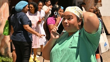 Hospitales, escuelas y estaciones de bomberos reportan daños tras el terremoto