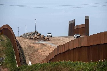México rechaza 'amenazas' de Estados Unidos de cerrar la frontera