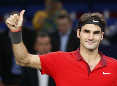 Roger Federer avanza con facilidad en torneo de tenis de Bercy