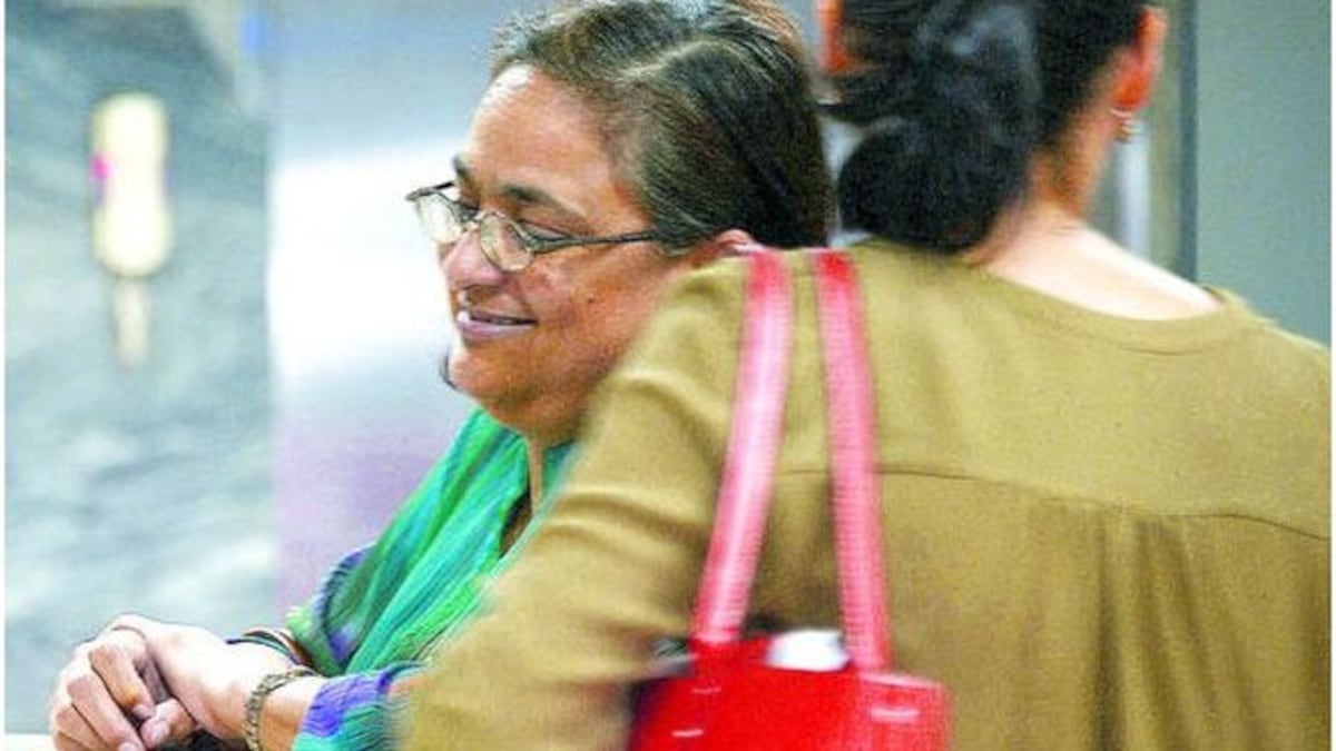 Dictan impedimento de salida del país a la gerente de Cobranzas