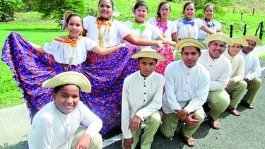 Folclore panameño en Costa Rica