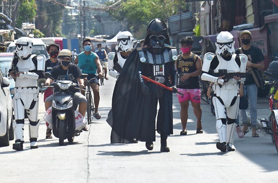 Darth Vader y sus tropas de ‘Star Wars’ ayudan a mantener el confinamiento