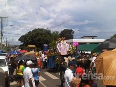 Desfile de carretas en La Chorrera por celebración de aniversario