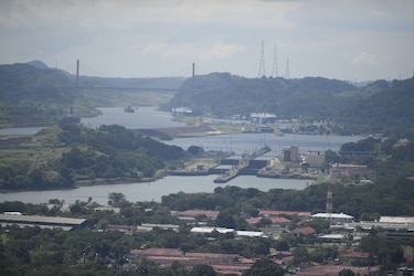 El Canal de Panamá reducirá nuevamente el número de tránsitos diarios a 31