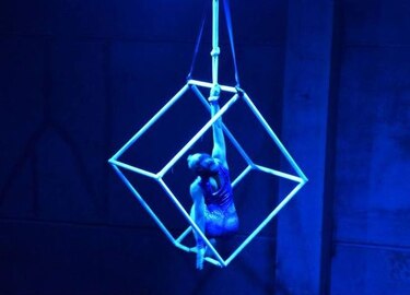 Espectáculo de danza aérea y contemporánea se presenta en las provincias