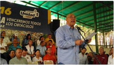Oposición en Venezuela decide recoger firmas para revocatorio contra Nicolás Maduro pese a condiciones desventajosas