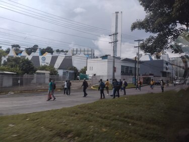 Educadores y obreros siguen en las calles en rechazo al nuevo contrato minero