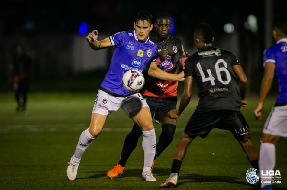 Tauro elimina al Sporting en penales y se mete en semifinales