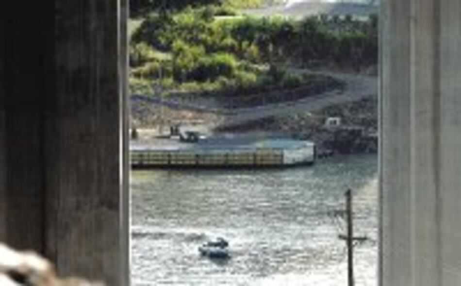 Salto mortal en el puente Centenario