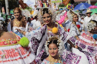 Desfile de las Mil Polleras, tradición y lujo