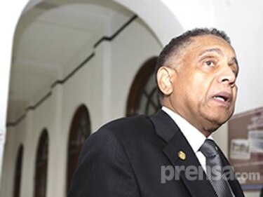 Maytín solicita la renuncia de Ceville