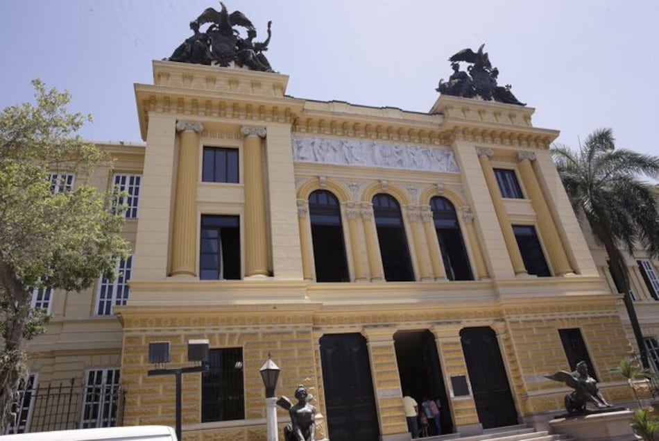 Instituto Nacional presenta deficiencias estructurales