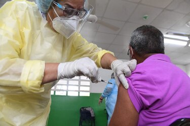 Finaliza aplicación de primeras dosis de vacuna contra la Covid-19 en el circuito 8-10; programarán una segunda jornada
