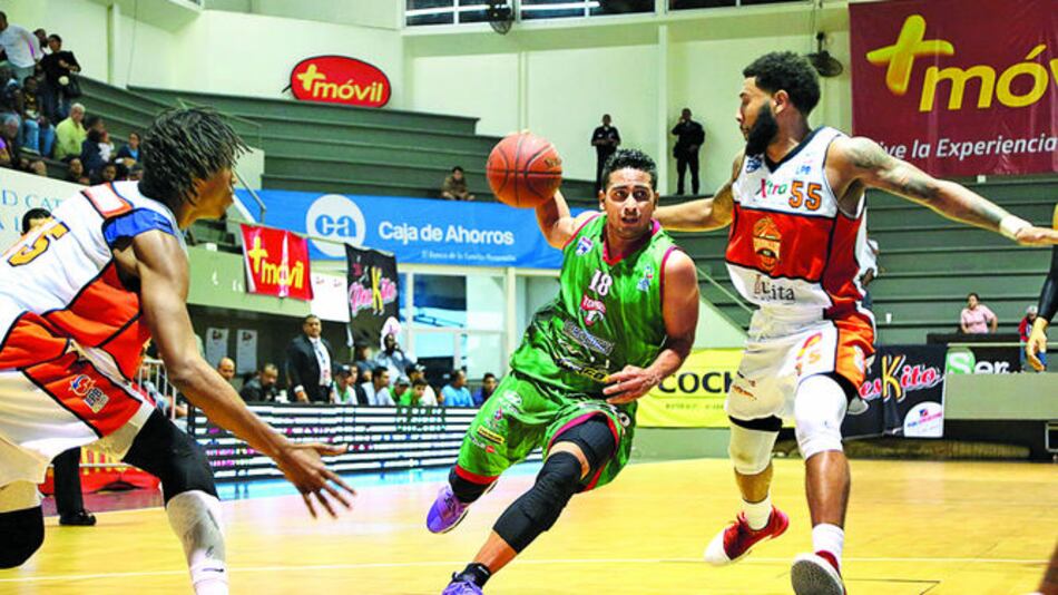 Los Toros aterrizan a los líderes Caballos