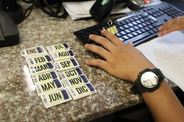 Municipio de Panamá inicia entrega de placas y calcomanías de marzo