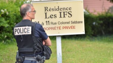 Detienen en Francia a un sospechoso y su madre por explosión de Lyon