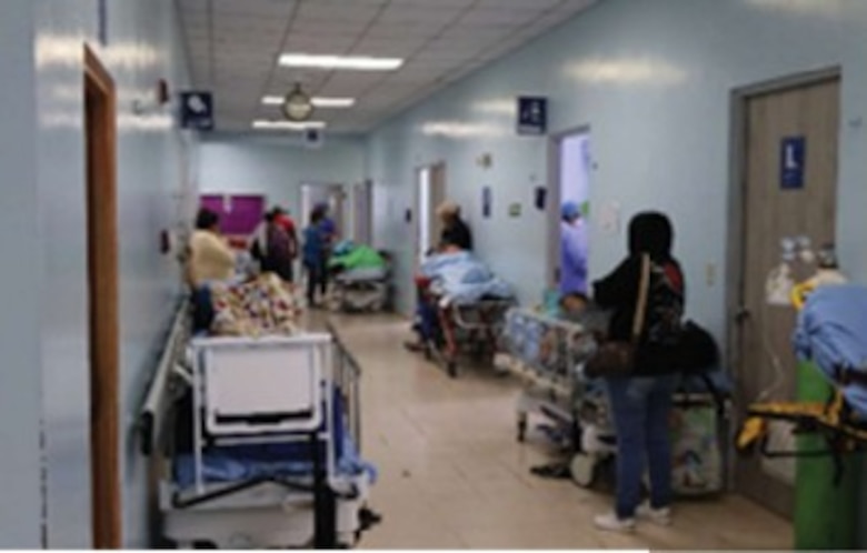 Basura, hacinamiento y equipos dañados: lo habitual en los hospitales públicos