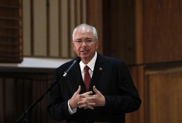 Venezuela modifica sistema cambiario y reduce acceso al dólar preferencial