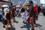 Feligreses reviven la pasión de Cristo este Viernes Santo