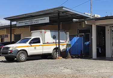 Forenses cotejan huellas dactilares para identificar a víctimas del accidente en Gualaca