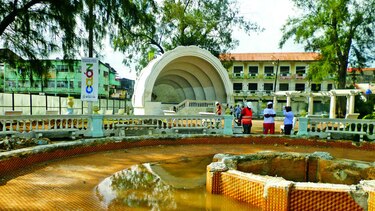 Restauran histórico parque 5 de Noviembre