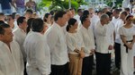 Jubilados y pensionados protestan durante acto cívico; exigen sanción de ley sobre décimos