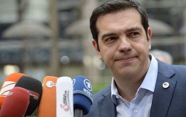 Tsipras se enfrenta a una crisis política pese al éxito del referéndum