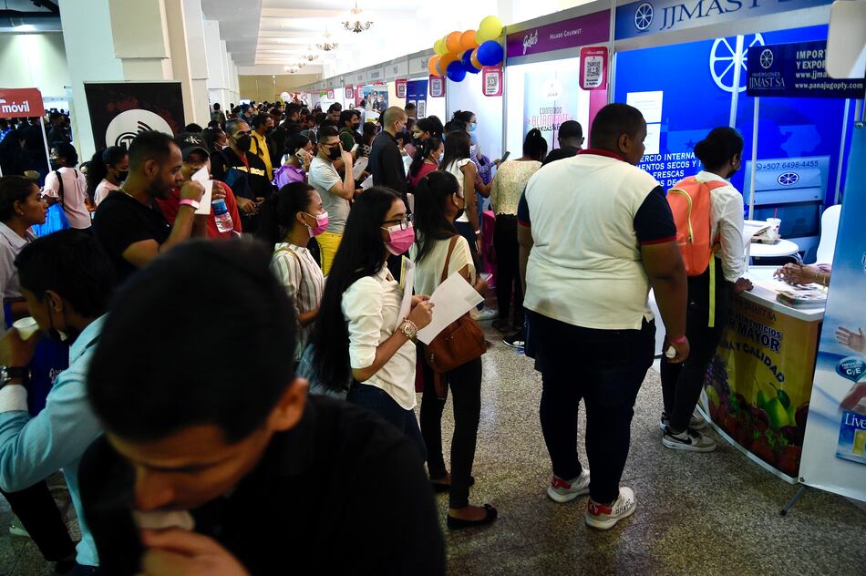 20 mil asistentes a feria para 3 mil plazas de trabajo